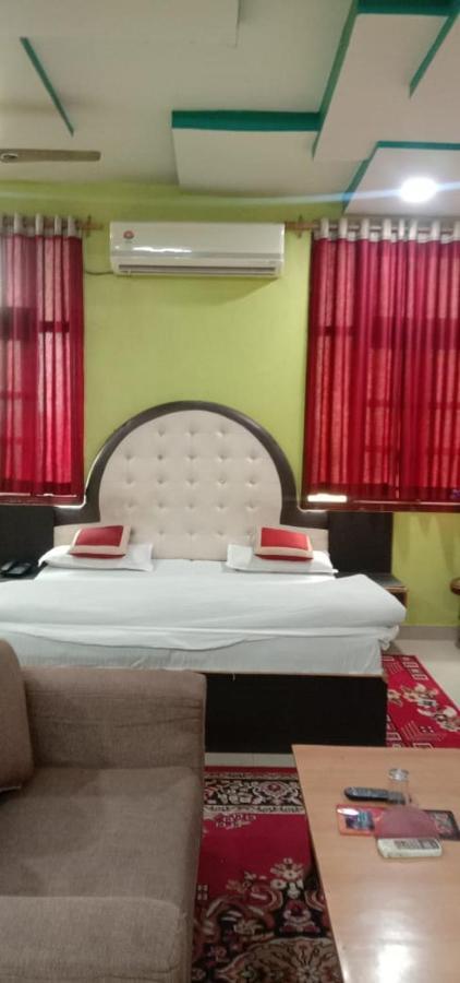 Jaya Palace Hotel By Wb Inn Dhaulpur Exterior photo